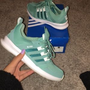 women’s adidas loop runner w